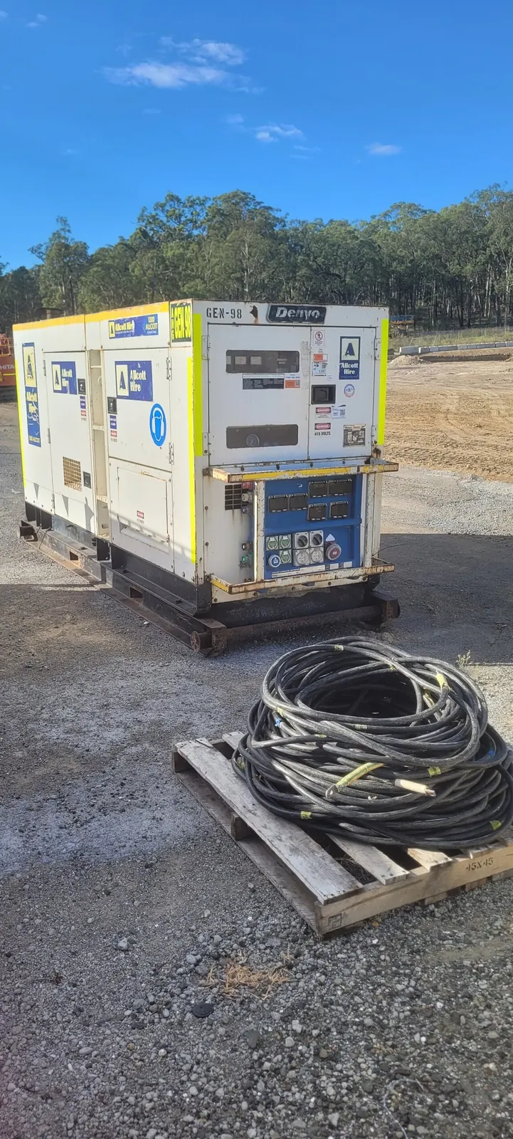 The generator and its supply cables ready for connection