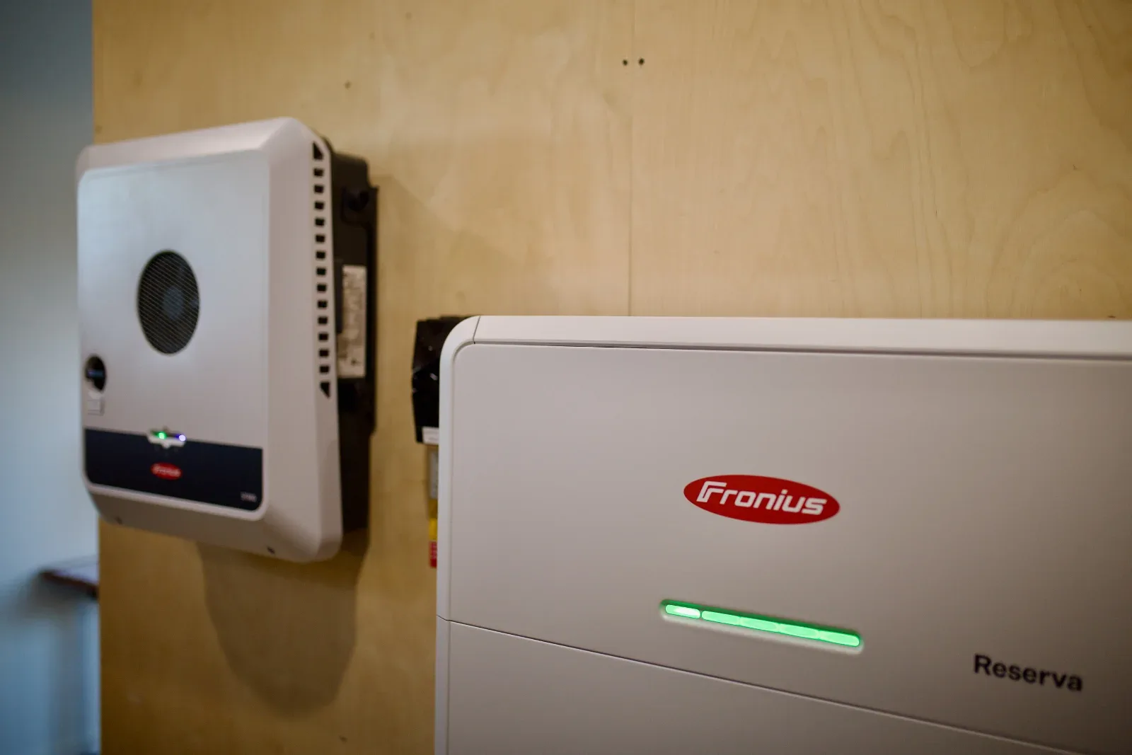 Fronius Reserva battery beside the Fronius GEN24 hybrid inverter in the garage